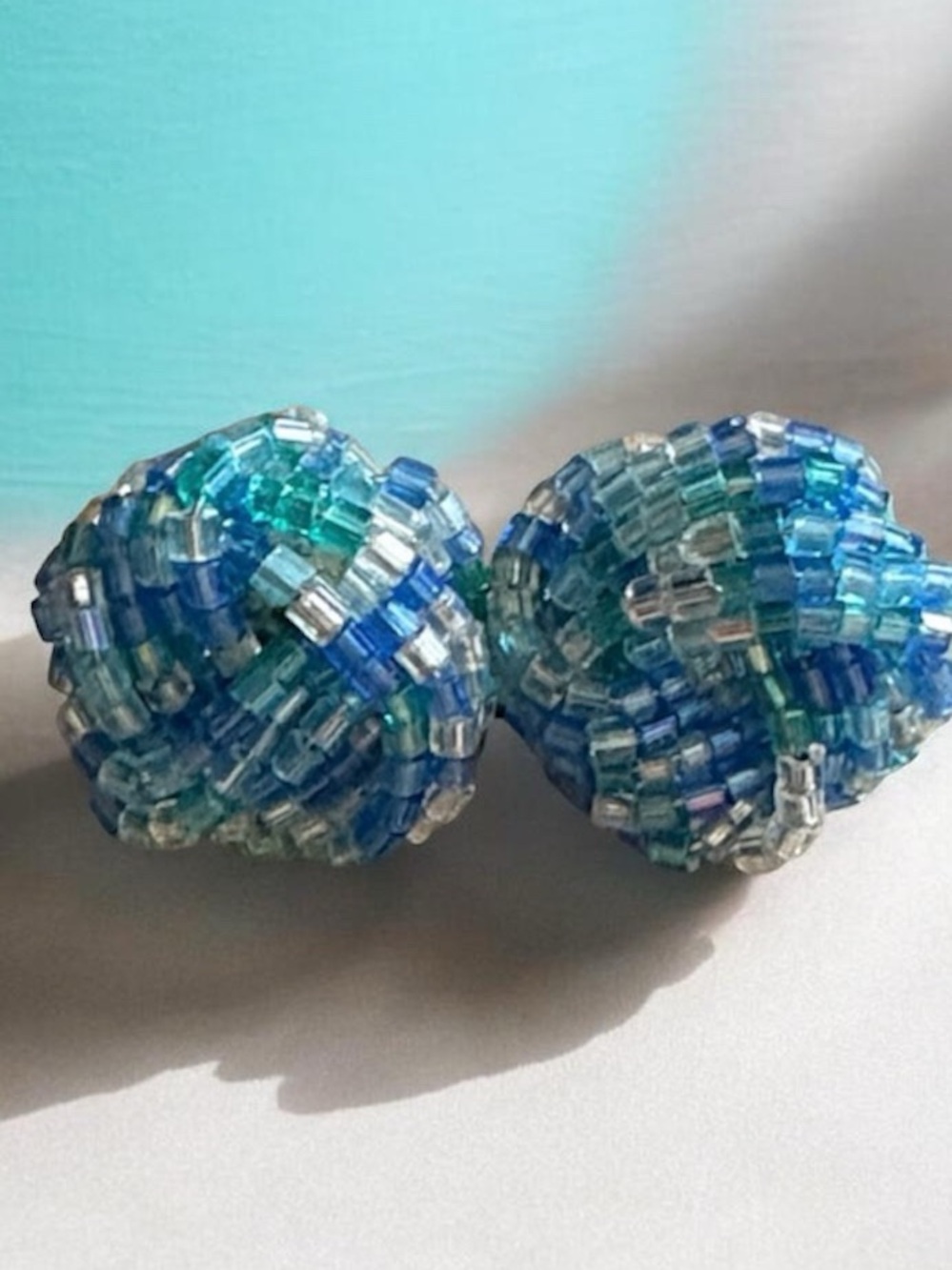 Vintage Avon 1992 Iridescent Sea Blue Glass Bead Knot Cluster Stud Earrings 1”